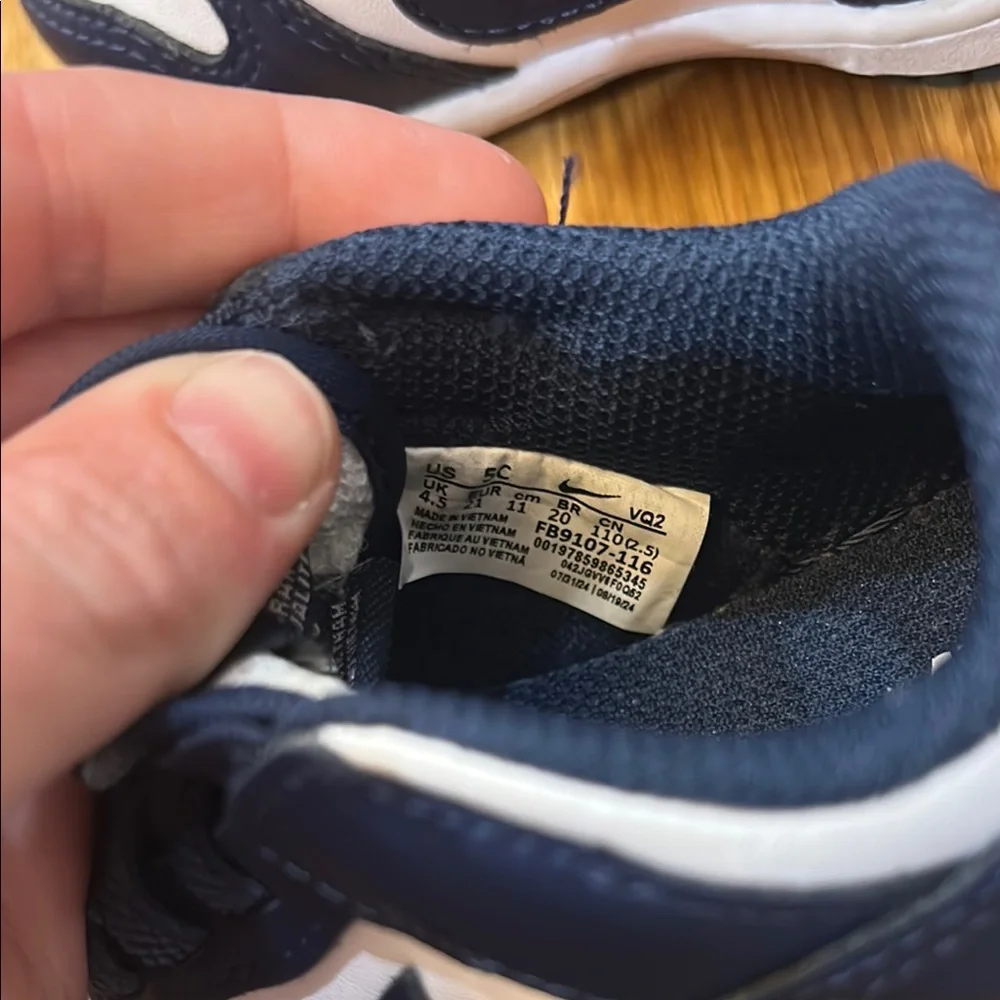 Nike Baby Navy and White Low-Top Sneakers